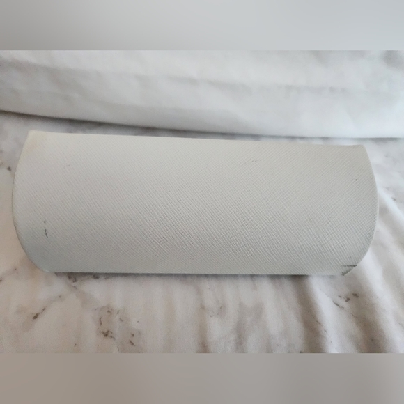 Michael Kors Case and cloth - Picture 2 of 5